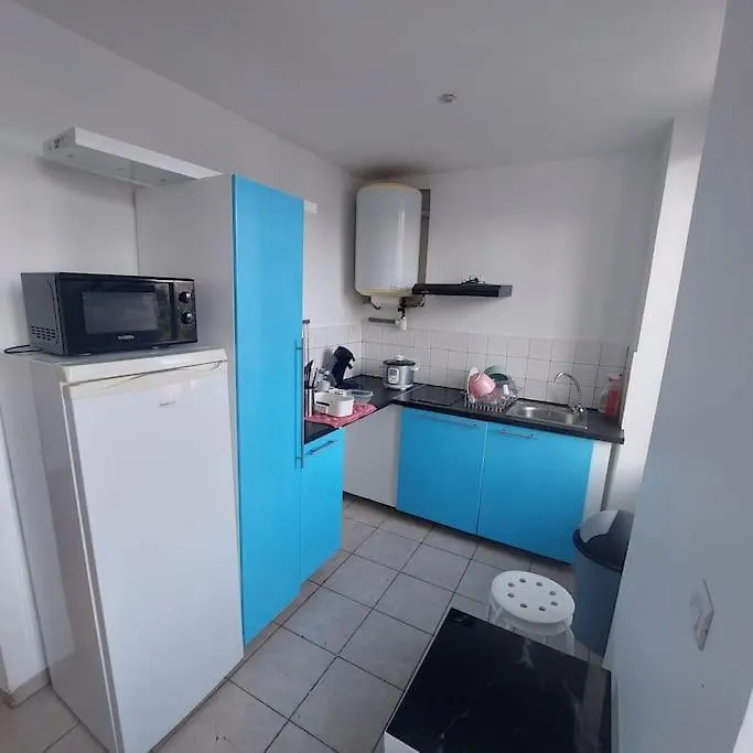 Studio - 2 Personnes Marseille 0*,  France